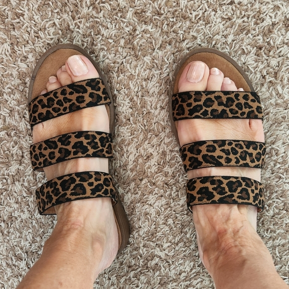 Steve Madden Animal Print Sandals - Picture 1 of 3